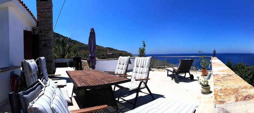 Astra-Ferienhaus Mit Grosser Dachterrasse Und Top-Ausstattung In Nas アルメニスティス エクステリア 写真